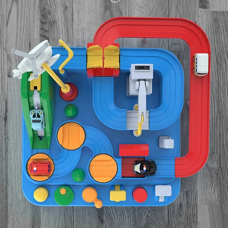 Arindolê Brinquedos Vista superior do Brinquedo Educativo de corrida com múltiplos caminhos e veículos