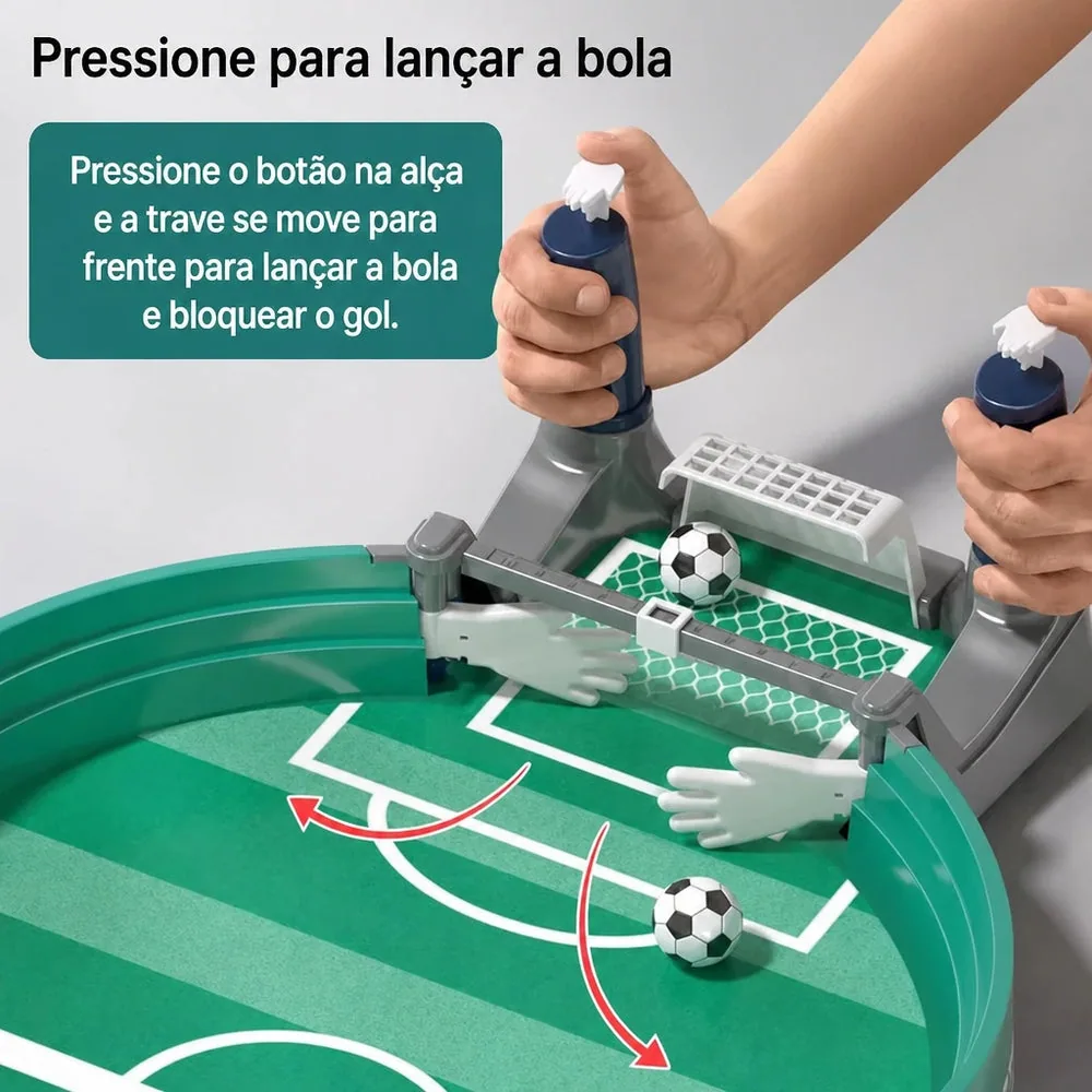 Arindolê Brinquedos Criança jogando com brinquedo educativo futebol de mesa portátil desenvolvendo coordenação mão olho